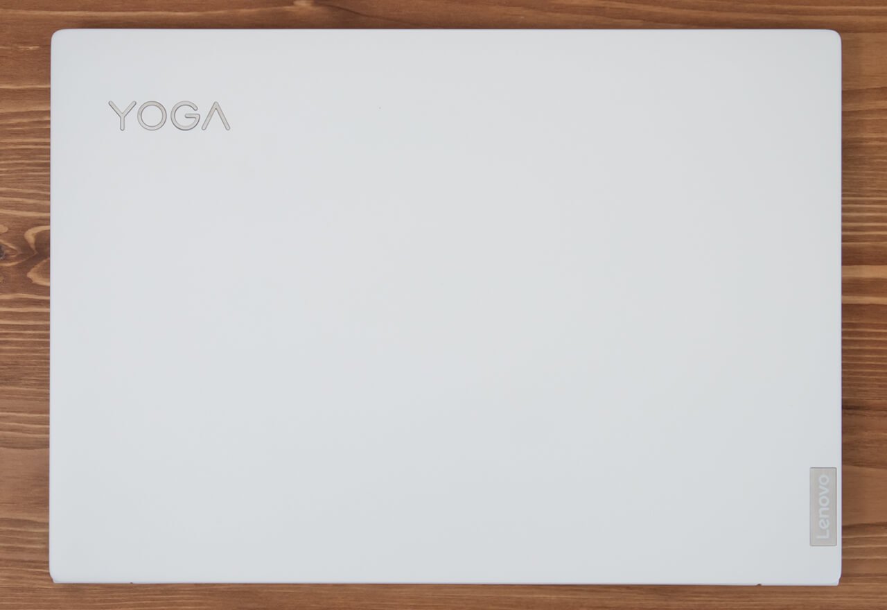 Yoga Slim 750i Carbon 上面